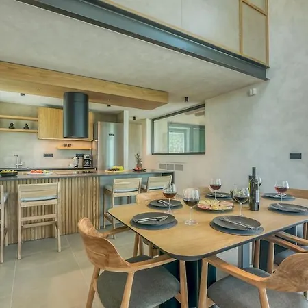 Вилла Living Well Homes South *